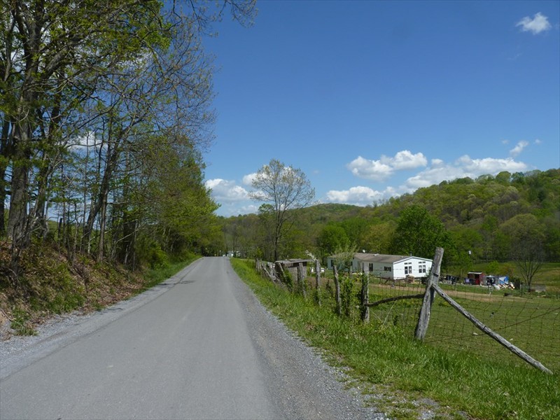Shortly after going onto Cty. 7 you top out and begin the descent to the Greenbrier River again.